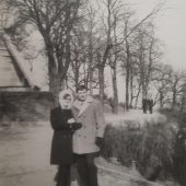 Na zdjęciu młody Jerzy Cabaj z żoną