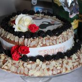 Na zdjęciu tort upieczony na uroczystość