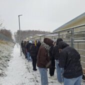 Na zdjęciu uczestnicy wydarzenia w schronisku.